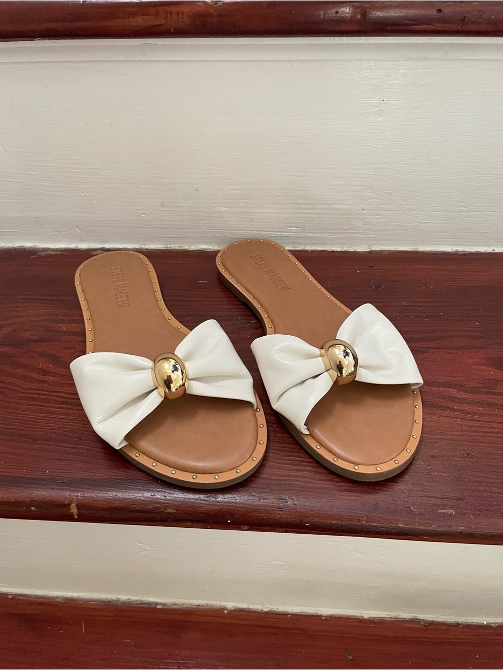 Steve Madden Dipsy Sandal White Bow Slide with Gold Accent size 7.5
